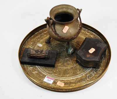 Lot 265 - Sundry brasswares, to include a cauldron,...