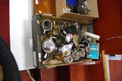 Lot 268 - A box of assorted metalwares, to include...