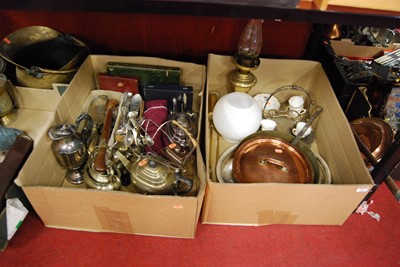 Lot 283 - Two boxes, to include plated wares, cased and...