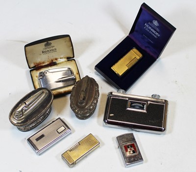 Lot 293 - A boxed Ronson Varaflam pocket cigarette...