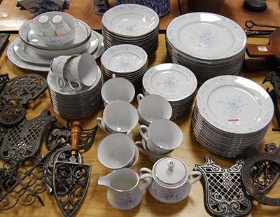 Lot 157 - A Noritake 'Carolyn' pattern porcelain dinner...