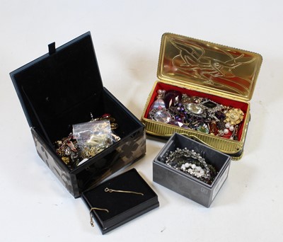 Lot 388 - A collection of assorted mainly modern...