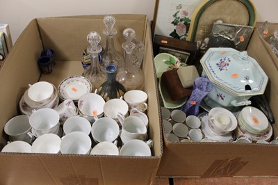 Lot 517 - Two boxes of miscellaneous china and glass, to...