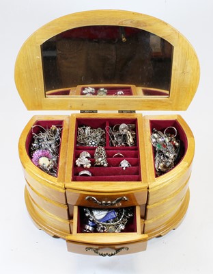 Lot 450 - A modern jewellery box and contents to include...