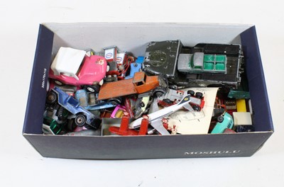 Lot 487 - A collection of loose and playworn diecast toy...