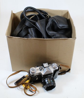 Lot 535 - A box of miscellaneous cameras and accessories,...