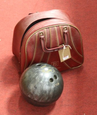 Lot 555 - A Columbia 300 ten-pin bowling ball, in...