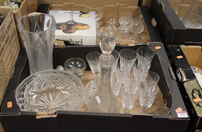 Lot 578 - Three boxes of mixed glass ware to include...