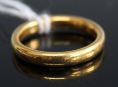 Lot 351 - A 22ct gold wedding band, 5.9g, size N