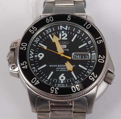 Lot 2716 - A gent's Seiko Five Sports automatic...