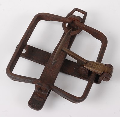 Lot 323 - A Victorian iron kingfisher trap, having 3 1/2"...