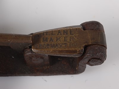 Lot 323 - A Victorian iron kingfisher trap, having 3 1/2"...