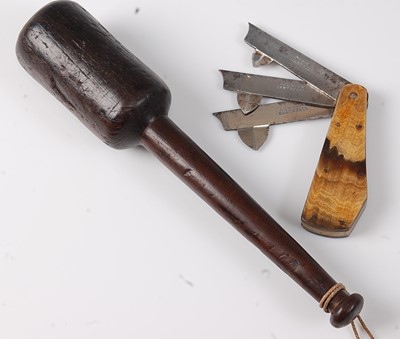 Lot 317 - * A 19th century veterinary fleam, having...