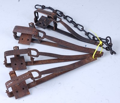 Lot 329 - * An early 20th century steel 2 1/4" bow...
