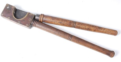 Lot 336 - * A 19th century veterinary tail docker,...