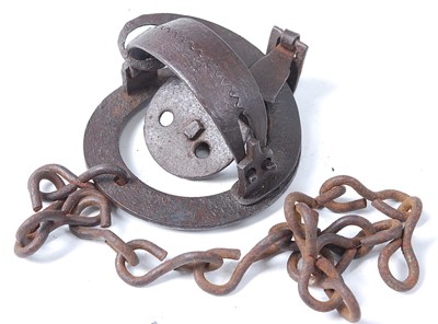 Lot 359 - * A Victorian Kingfisher trap, having 2"...