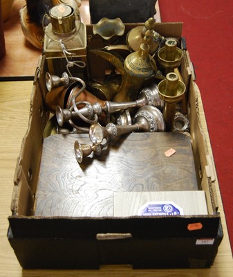 Lot 187 - A box containing a collection of various...
