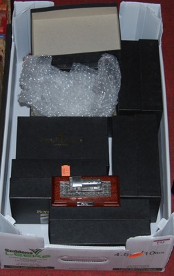 Lot 192 - A collection of Royal Hampshire figures
