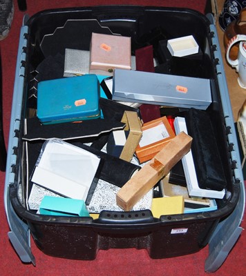 Lot 194 - A collection of various jewellery boxes