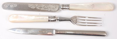 Lot 413 - A Victorian silver bladed and mother of pearl...