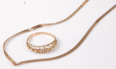 Lot 424 - A modern 9ct gold flatlink necklace, 2.6g...