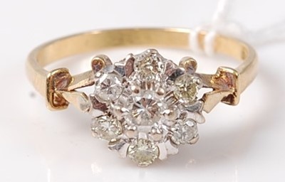 Lot 441 - A modern 18ct gold diamond flowerhead cluster...