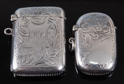 Lot 2081 - A George V silver vesta, of hinged rectangular...