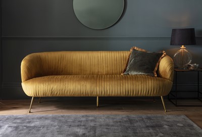 Lot 16 - Direct Furniture Frank Hudson Gallery Valenza...