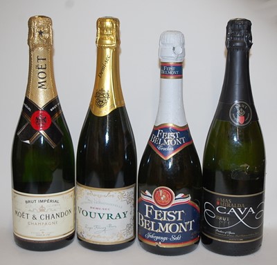 Lot 1164 - Moët & Chandon NV Brut Champagne, one bottle;...