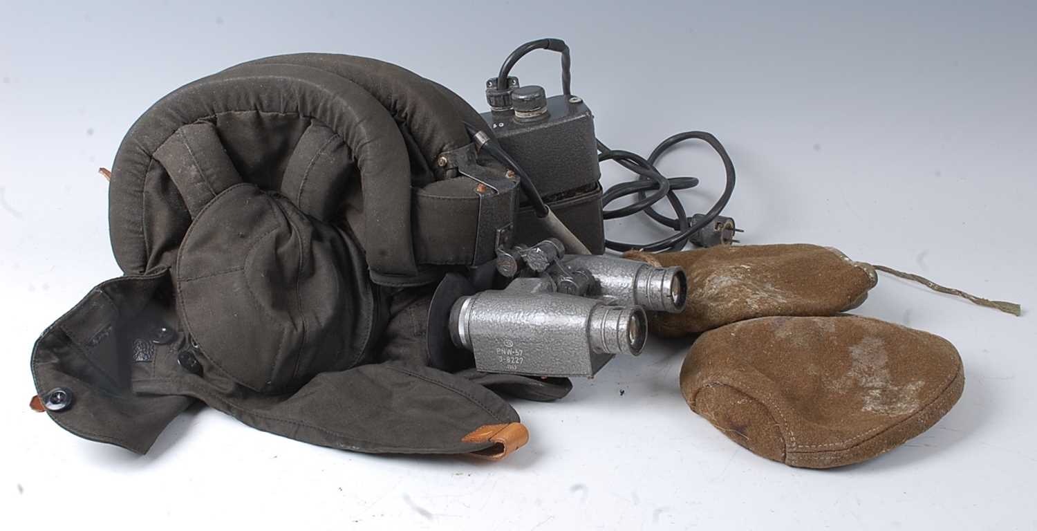 goldener handschuh Der goldene Handschuh: 9783498064365: Strunk, Heinz: Books Size:200 L aesthetic winter wear BABY FAHRRADHELM - 300