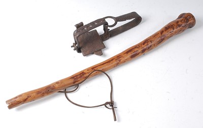 Lot 374 - * A 19th century gin trap, having 3 1/2"...