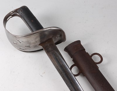 Lot 200 - A British 1890 pattern sword, the 86cm...