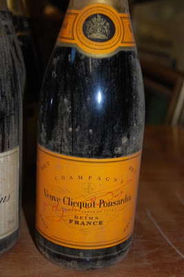 Lot 1172 - Assorted non-vintage Champagnes, to include...
