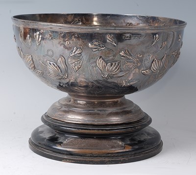 Lot 2123 - An Edwardian silver footed rose bowl, the...
