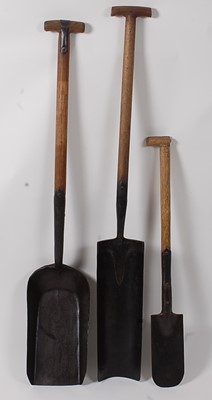 Lot 382 - * A railway fireman's shovel, the shaft...