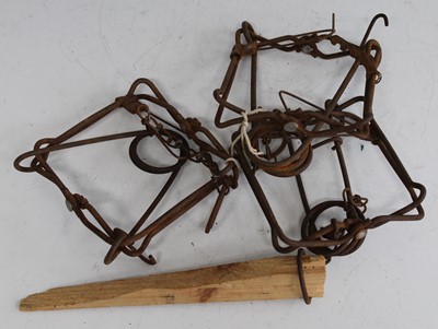 Lot 439 - * Three 110 Body Grip Magnum traps (3)