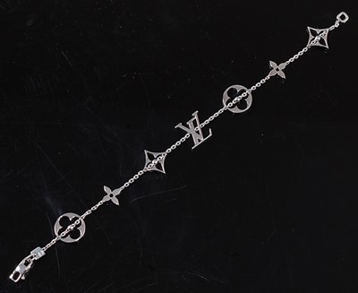 Lot 2260 - An 18ct white gold Louis Vuitton Idylle...