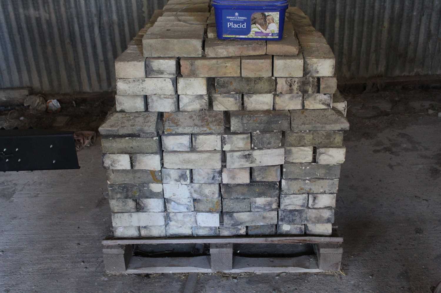Lot 6 - Cambridge White Bricks (Approx. 500)