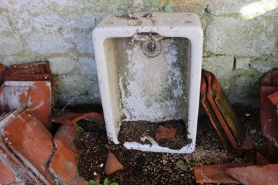 Lot 14 - 3 x Butler Sinks of varying sizes