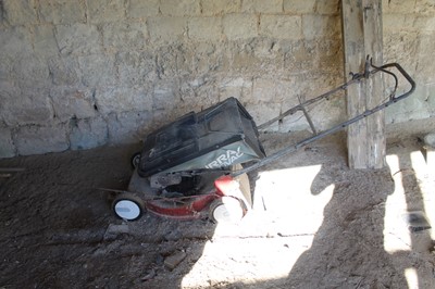 Lot 31 - Petrol Lawnmower (Murray Aerovac)
