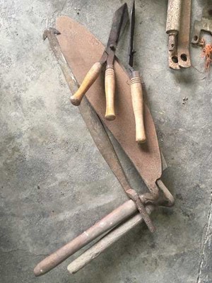 Lot 38 - Qty of Wooden Handle Tools