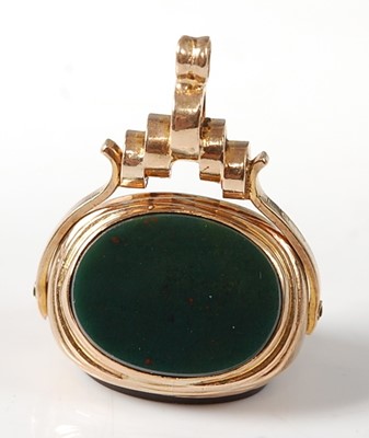 Lot 2258 - A 9ct yellow gold swivel fob pendant,...
