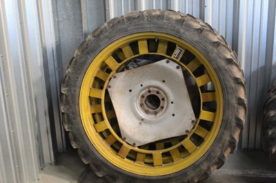 Lot 104 - 2 x Standen 9.5 R / 48 Wheels