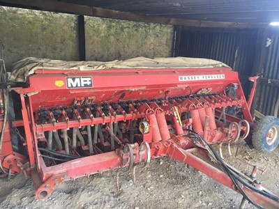 Lot 151 - 3m Massey Ferguson 30 Seed Drill