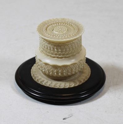 Lot 390 - An early 20th century carved ivory bell push