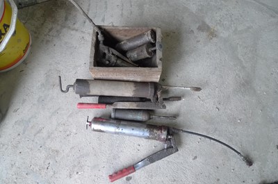 Lot 190 - Qty of Assorted Grease Guns
