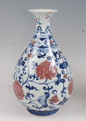 Lot 8 - A Chinese export vase having a flared rim to a...