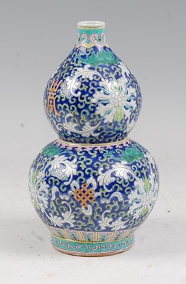 Lot 29 - A Chinese export vase of double gourd form,...
