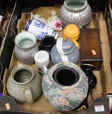 Lot 124 - A box of miscellaneous items, to include...
