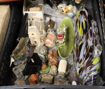 Lot 128 - A box of miscellaneous items, to include large...